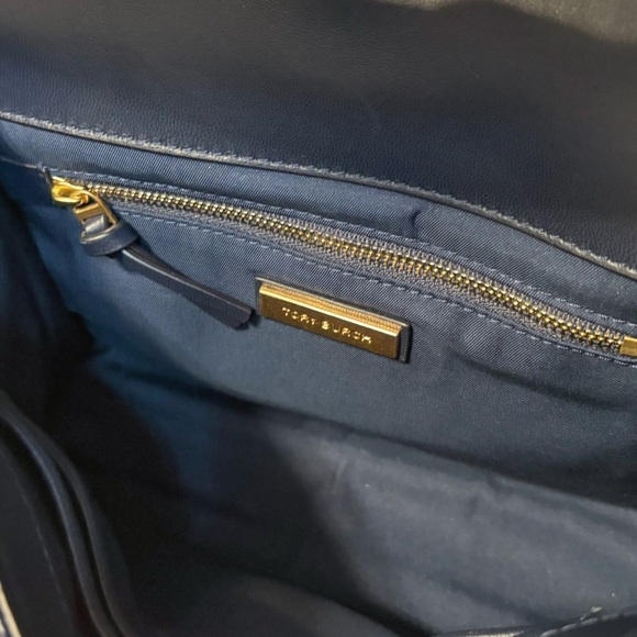 Tory Burch Leather Quilted Fleming Bag - Picture 8 of 12